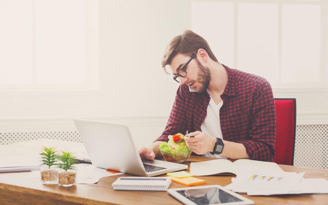 Cómo evitar comer a todas horas en casa mientras estás en teletrabajo.